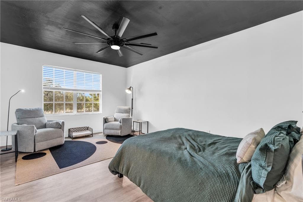 3825 Schoolhouse RD E # 5, FORT MYERS FL 33916-17