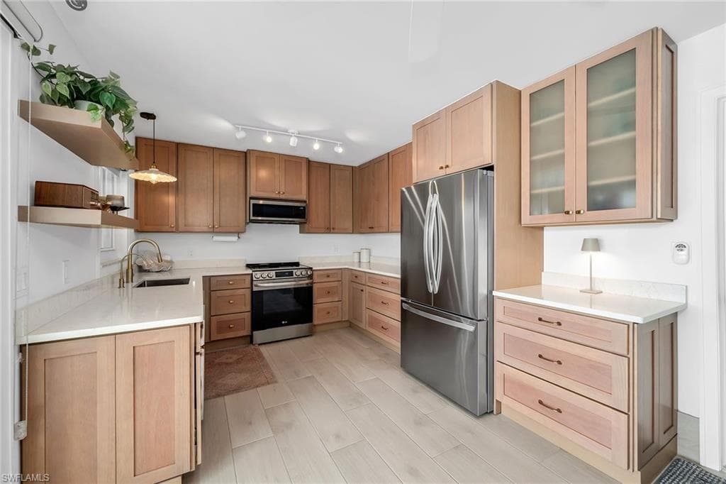 280 Ibis ST, FORT MYERS BEACH FL 33931-6