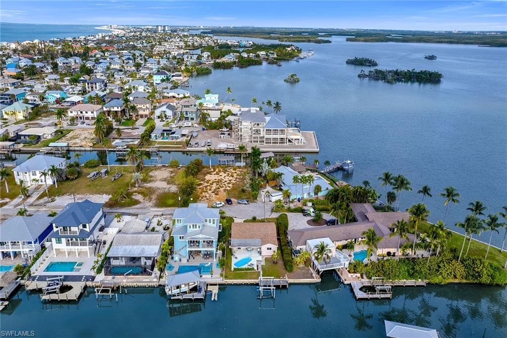 280 Ibis ST, FORT MYERS BEACH FL 33931-30