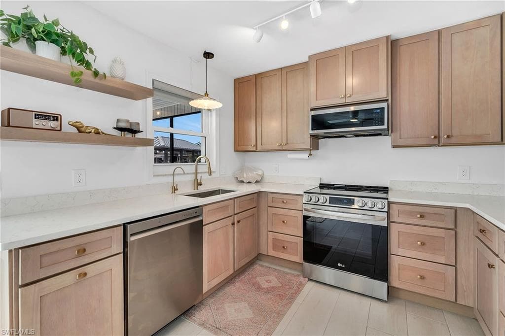 280 Ibis ST, FORT MYERS BEACH FL 33931-7