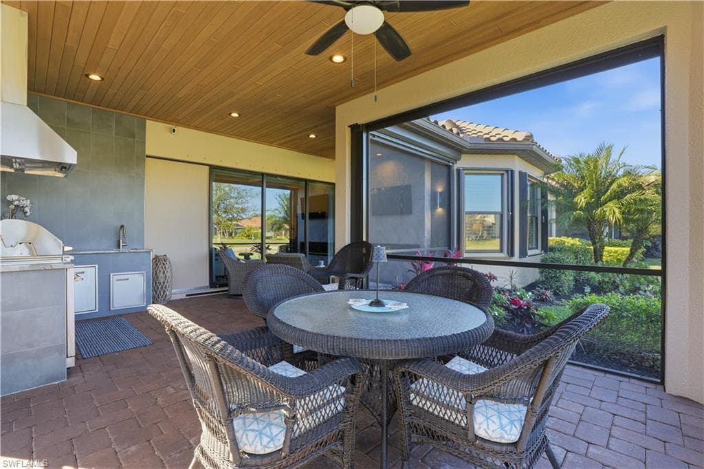 8665 Dilillo CT, NAPLES FL 34119-25