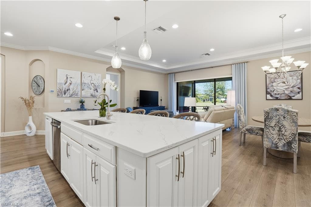 8665 Dilillo CT, NAPLES FL 34119-8