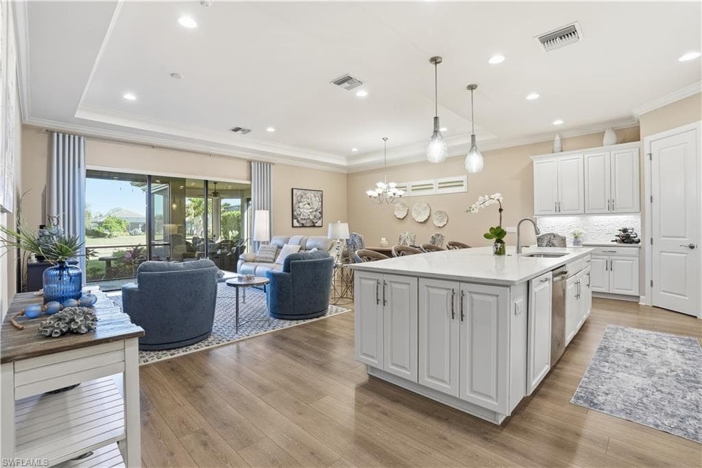 8665 Dilillo CT, NAPLES FL 34119-7