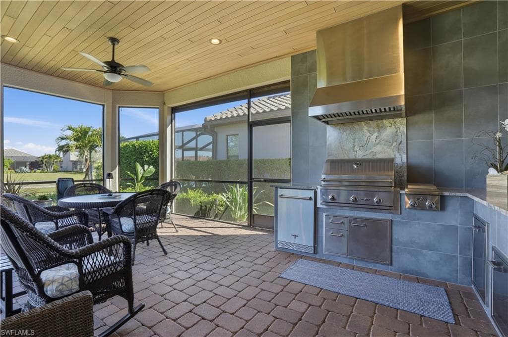 8665 Dilillo CT, NAPLES FL 34119-24