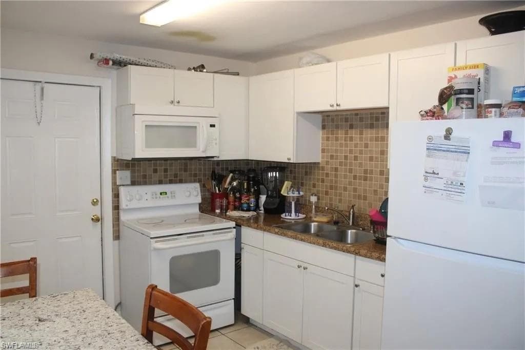 4407 Thomasson LN, NAPLES FL 34112-1