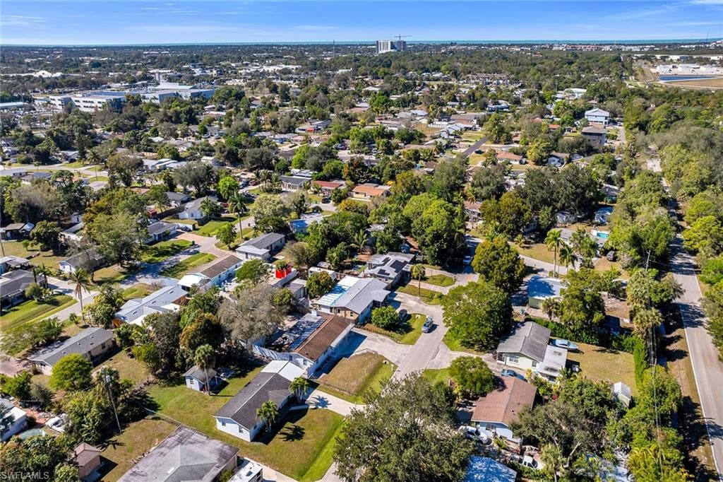 3954 Coconut CIR N, NAPLES FL 34104-37