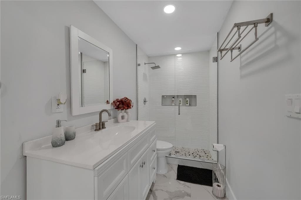 3954 Coconut CIR N, NAPLES FL 34104-18