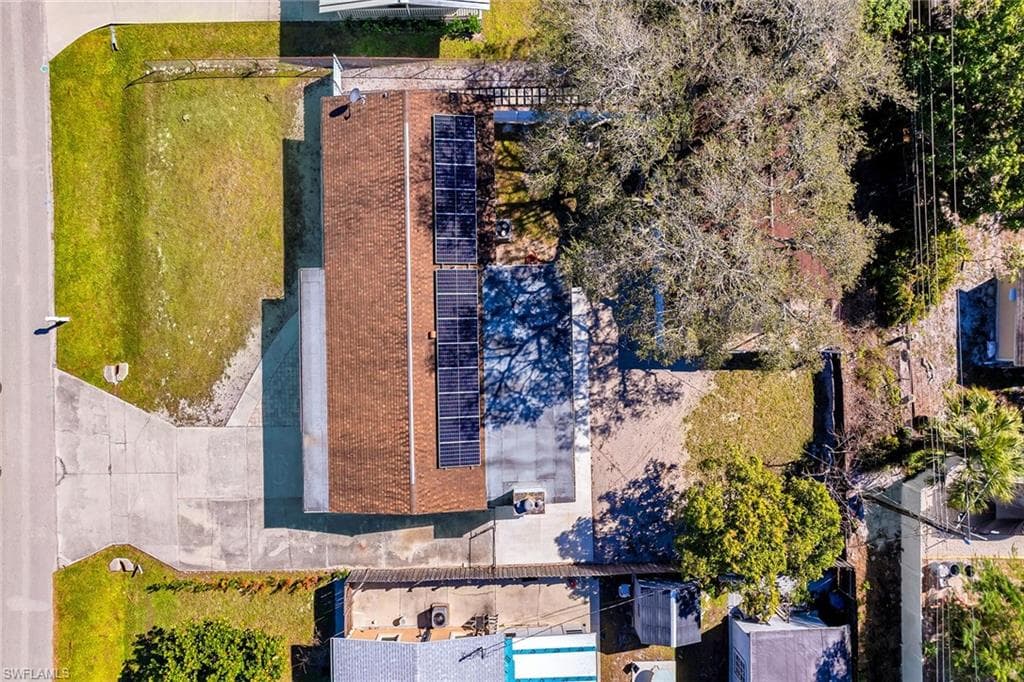 3954 Coconut CIR N, NAPLES FL 34104-34