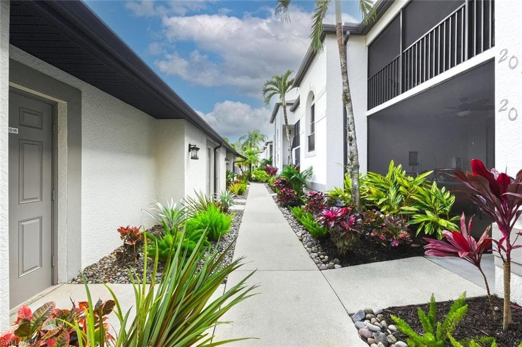 8370 Heritage Links CT # 2016, NAPLES FL 34112-28