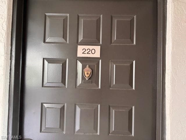 2121 Collier AVE # 220, FORT MYERS FL 33901-26