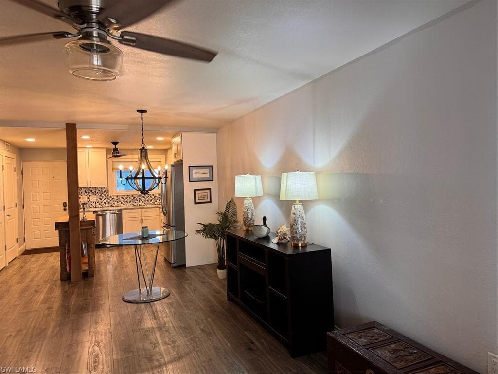 2121 Collier AVE # 220, FORT MYERS FL 33901-5