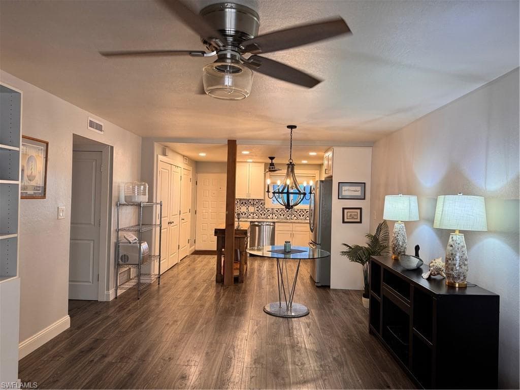 2121 Collier AVE # 220, FORT MYERS FL 33901-6