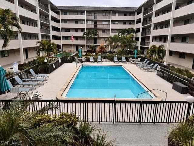 2121 Collier AVE # 220, FORT MYERS FL 33901-23