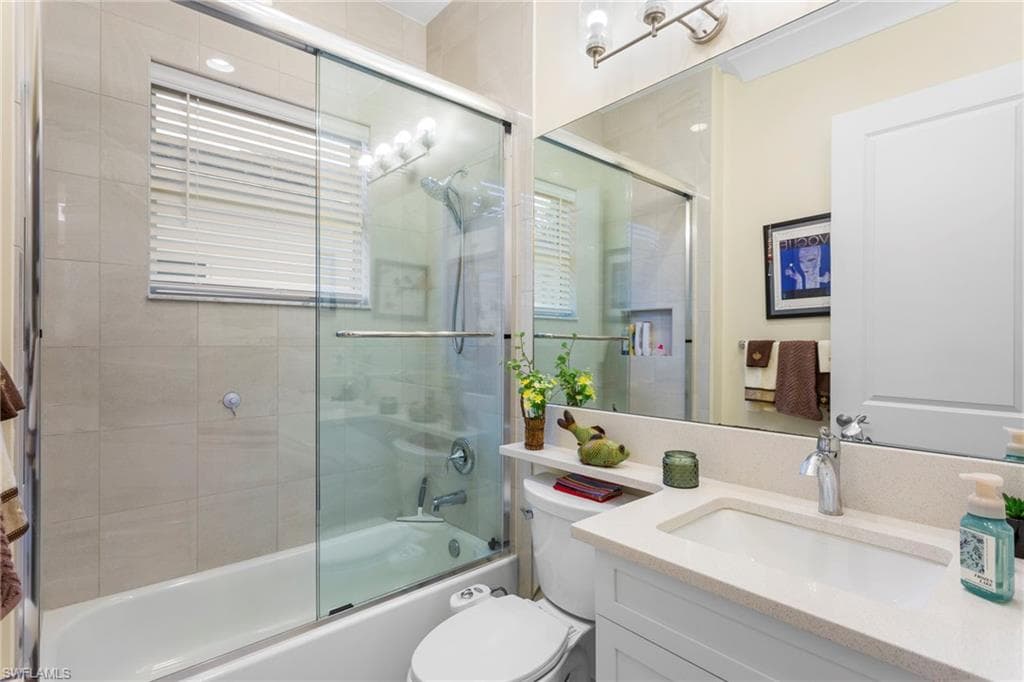 11528 Jacaranda DR, NAPLES FL 34120-22