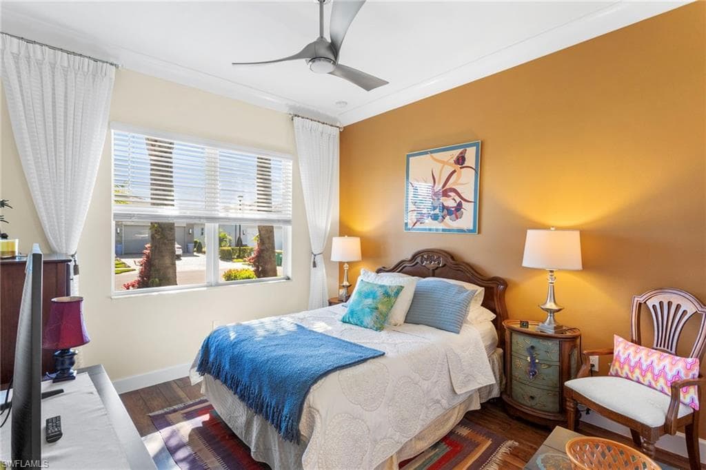 11528 Jacaranda DR, NAPLES FL 34120-21