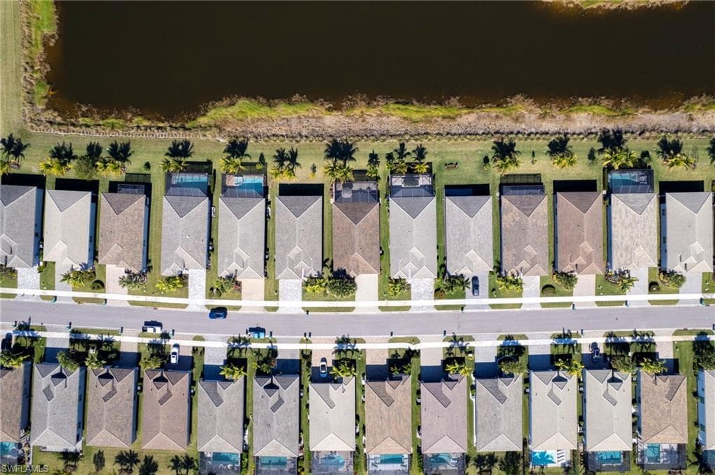 11528 Jacaranda DR, NAPLES FL 34120-31