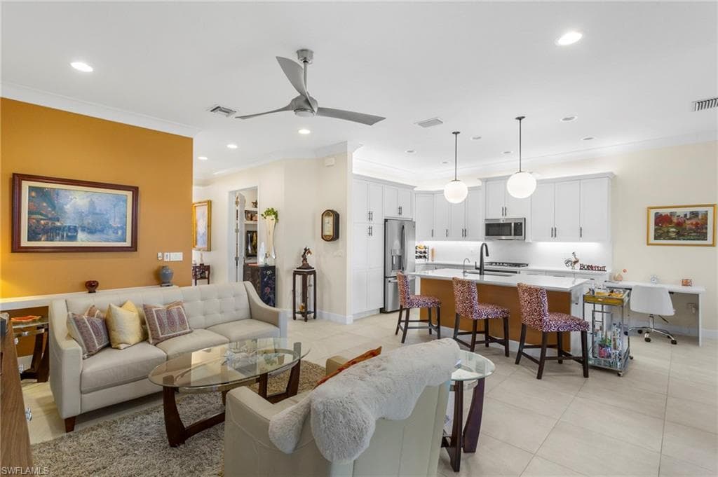 11528 Jacaranda DR, NAPLES FL 34120-9