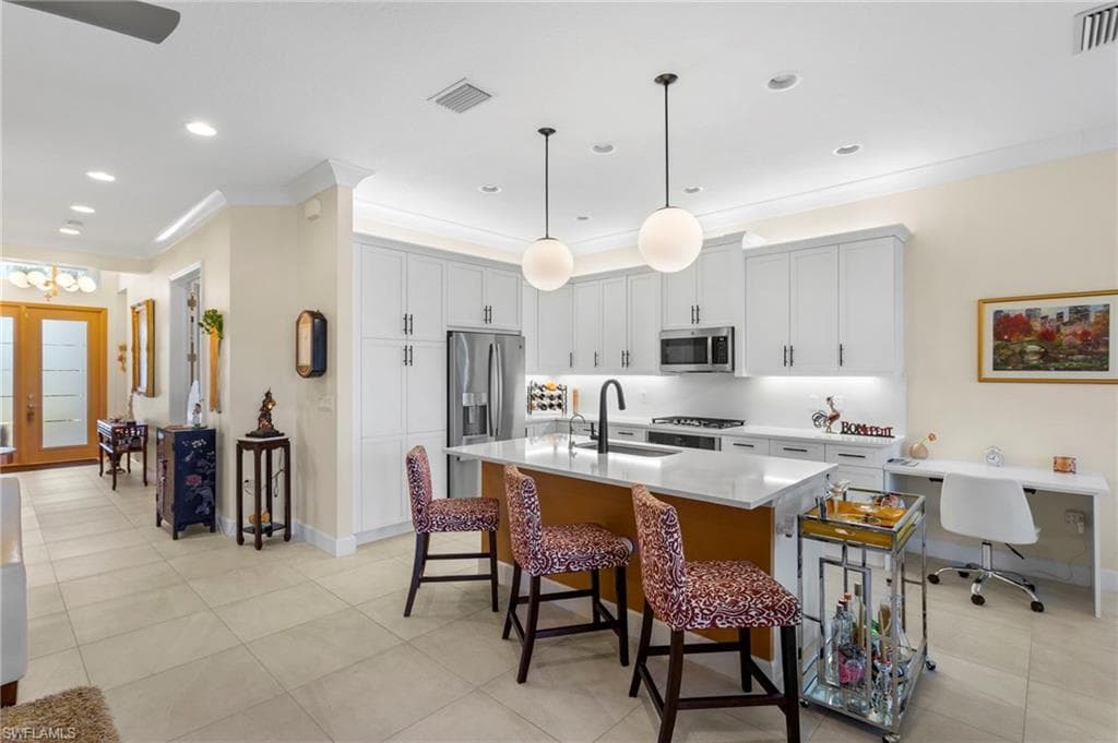 11528 Jacaranda DR, NAPLES FL 34120-10