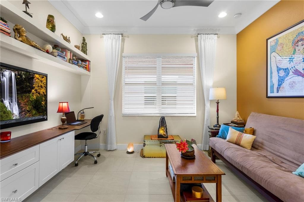 11528 Jacaranda DR, NAPLES FL 34120-24