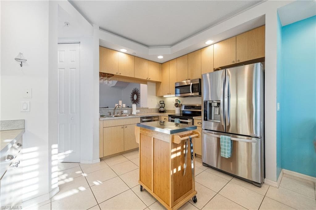 1121 Van Loon Commons CIR # 305, CAPE CORAL FL 33909-19