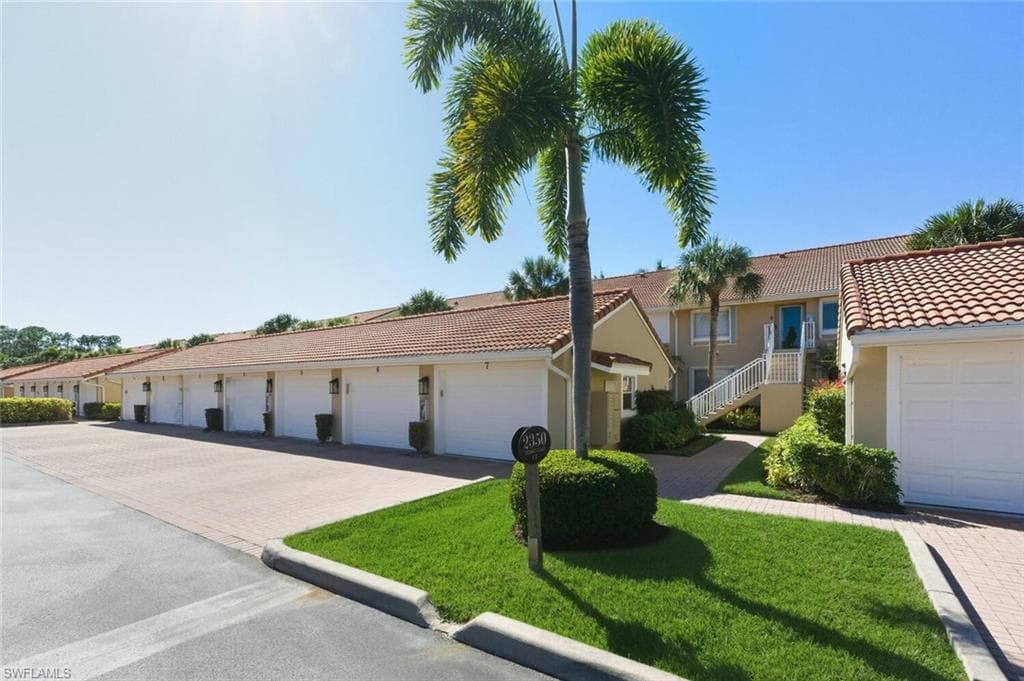 2350 Hidden Lake CT # 3, NAPLES FL 34112-22