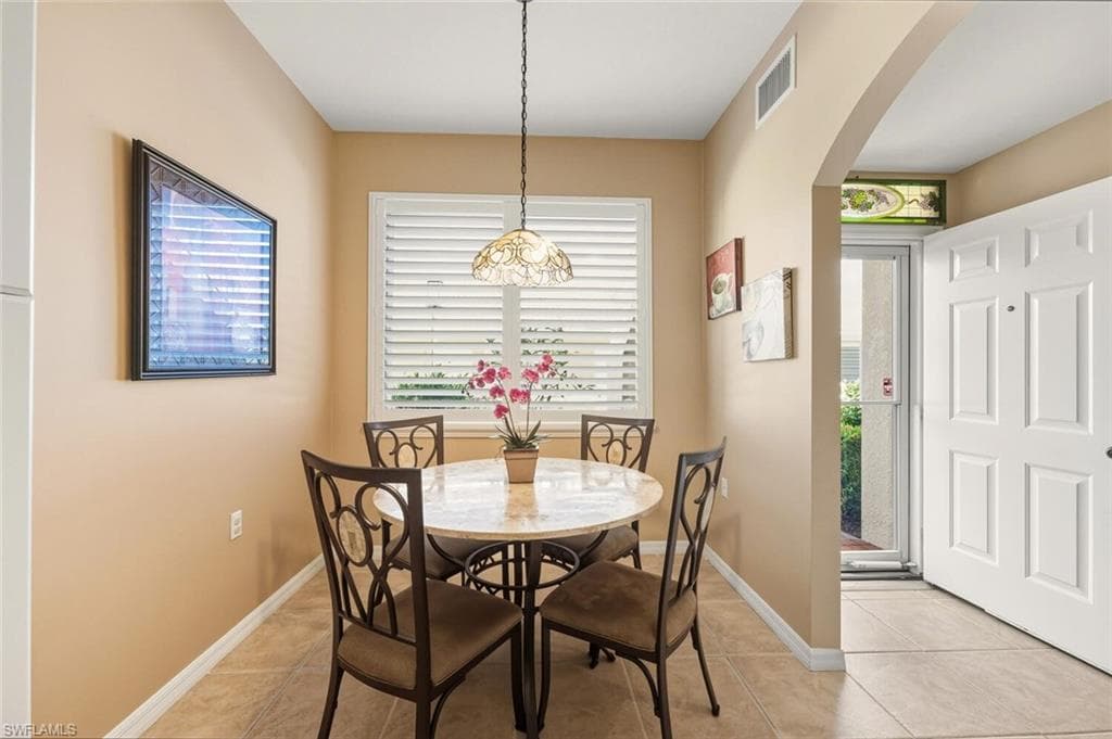 2350 Hidden Lake CT # 3, NAPLES FL 34112-3