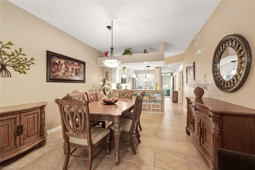 2350 Hidden Lake CT # 3, NAPLES FL 34112-7