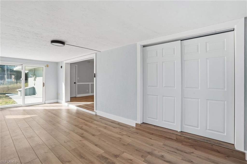 113 E Lake DR, LEHIGH ACRES FL 33936-26