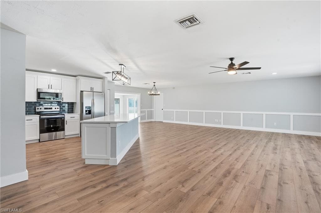 113 E Lake DR, LEHIGH ACRES FL 33936-15