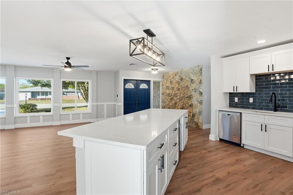 113 E Lake DR, LEHIGH ACRES FL 33936-17