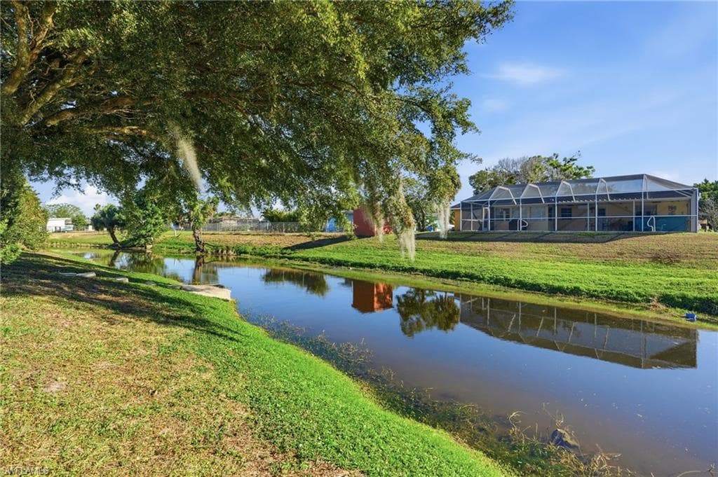 113 E Lake DR, LEHIGH ACRES FL 33936-49