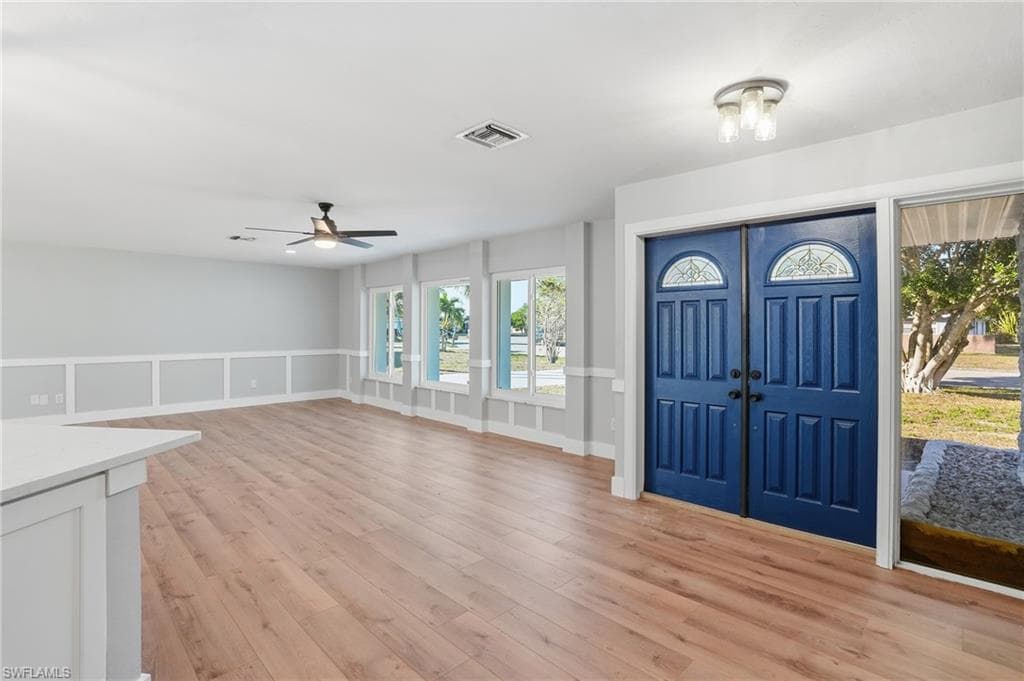 113 E Lake DR, LEHIGH ACRES FL 33936-10