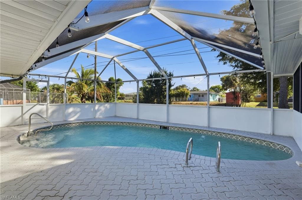 113 E Lake DR, LEHIGH ACRES FL 33936-43