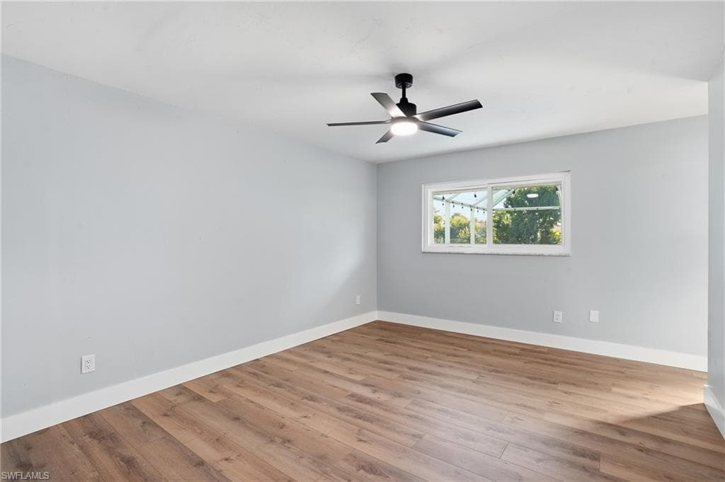 113 E Lake DR, LEHIGH ACRES FL 33936-30