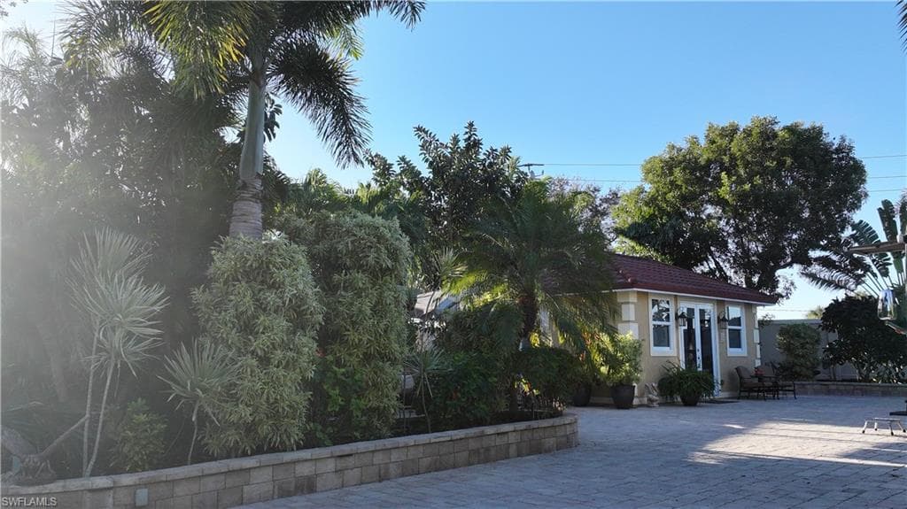 4620 Southern Breeze DR-9