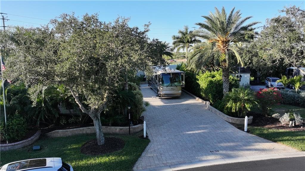 4620 Southern Breeze DR-15
