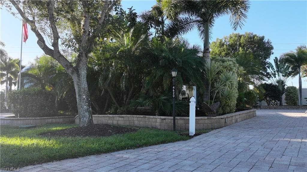 4620 Southern Breeze DR-11