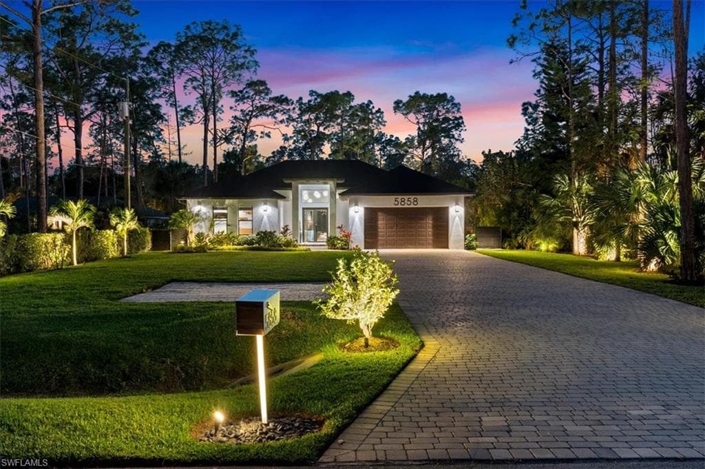 5858 Star Grass LN, NAPLES FL 34116-4