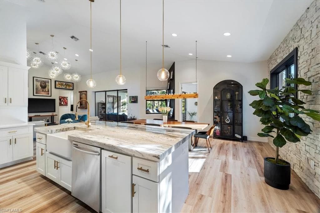 5858 Star Grass LN, NAPLES FL 34116-13