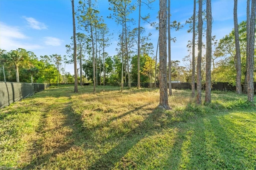 5858 Star Grass LN, NAPLES FL 34116-30