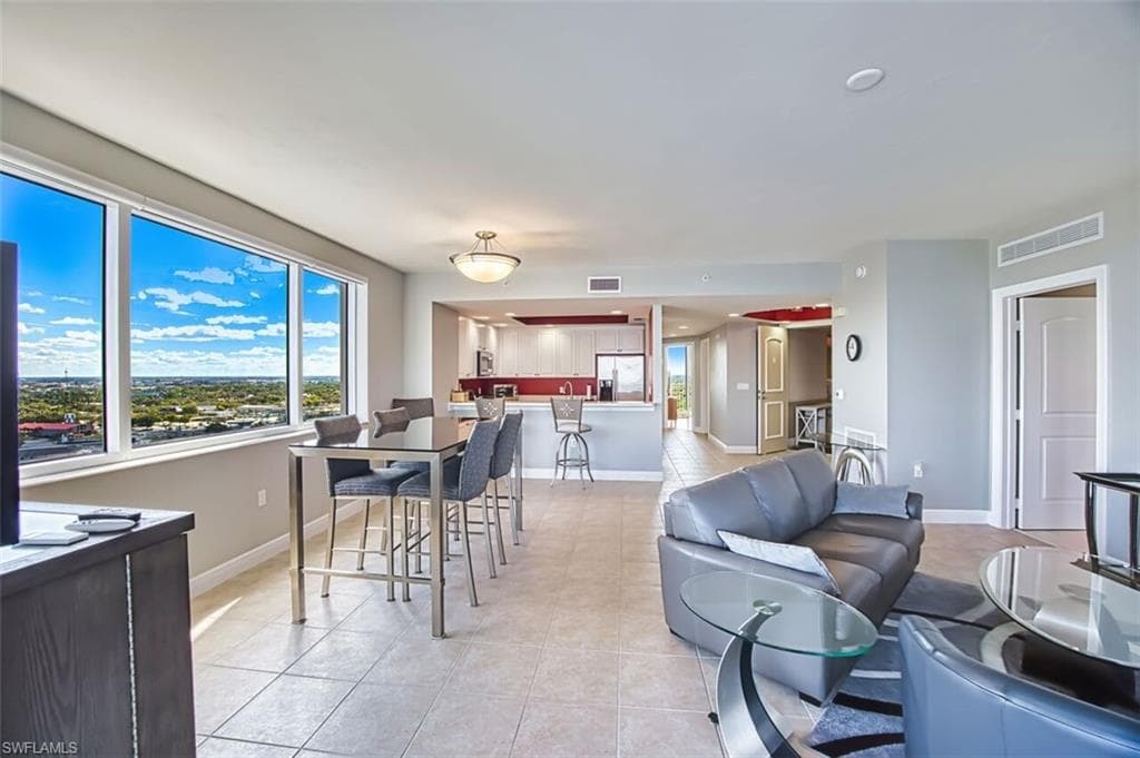 2090 W First ST 1810-6