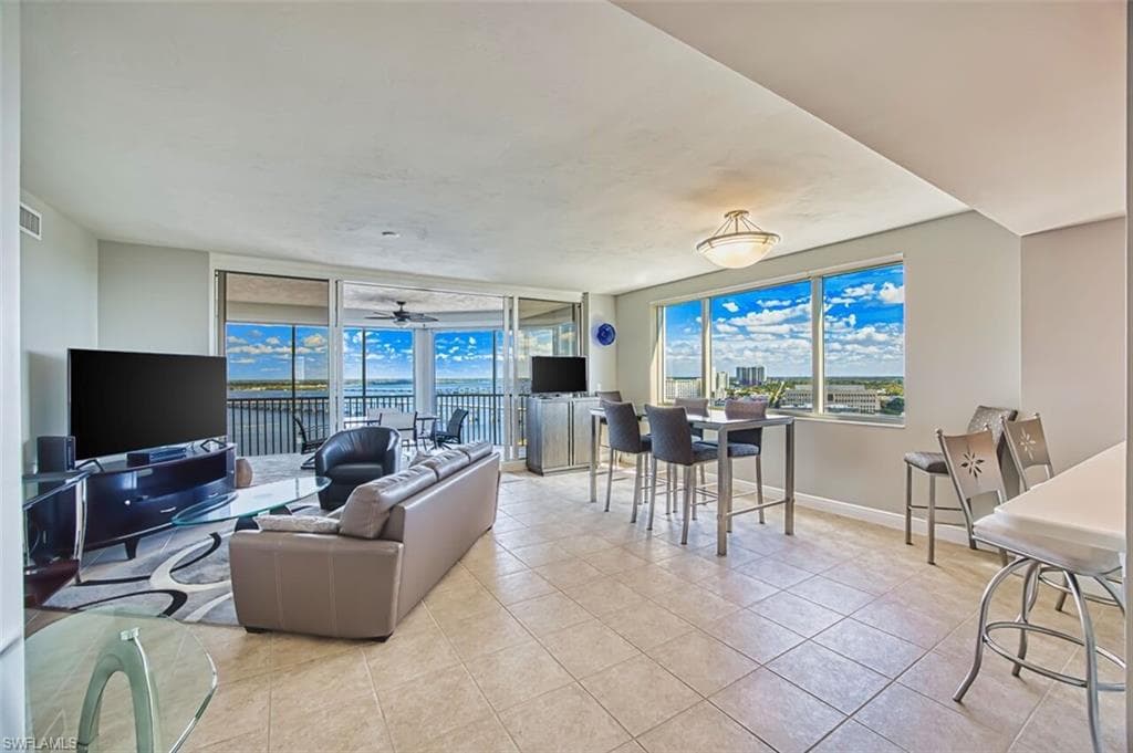 2090 W First ST 1810-2