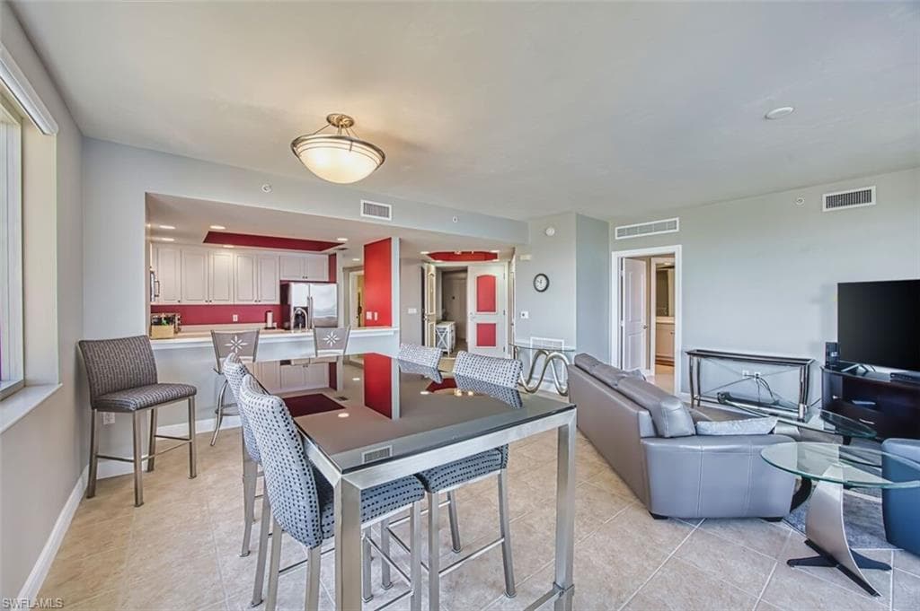 2090 W First ST 1810-8
