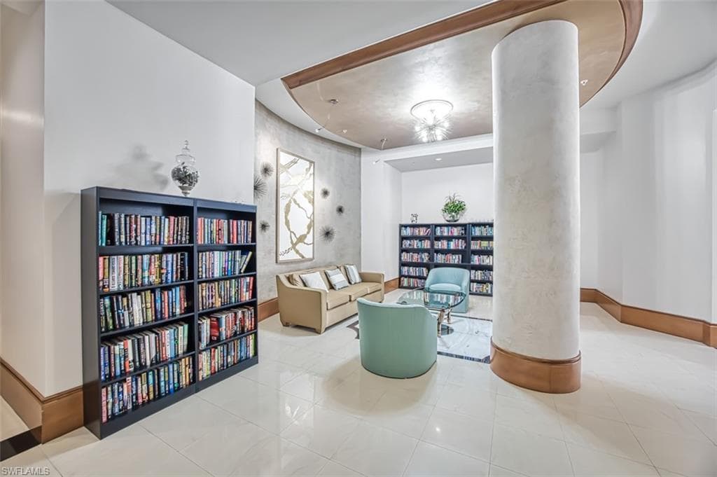 2090 W First ST 1810-40