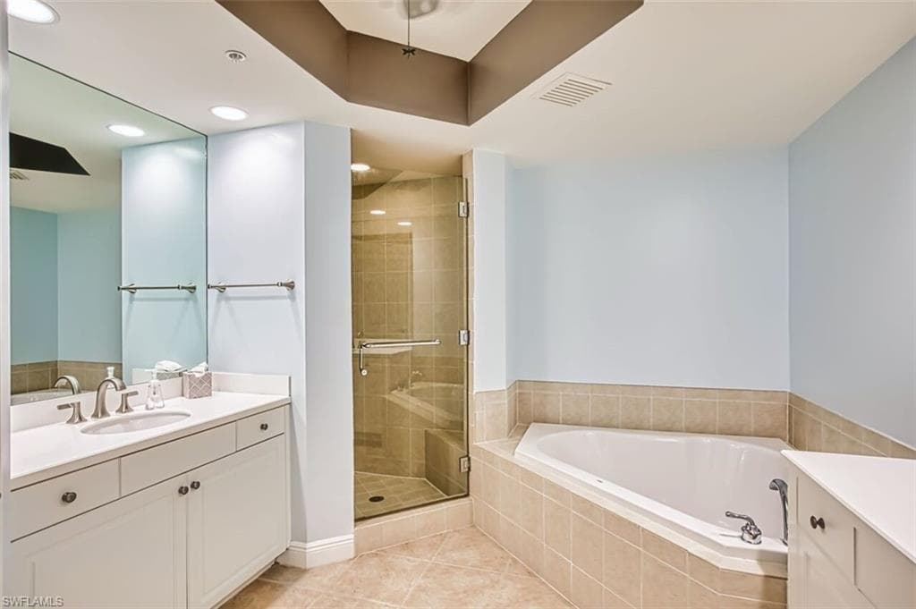 2090 W First ST 1810-20