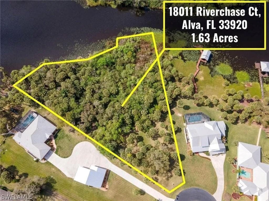 18011 Riverchase CT, ALVA FL 33920-3