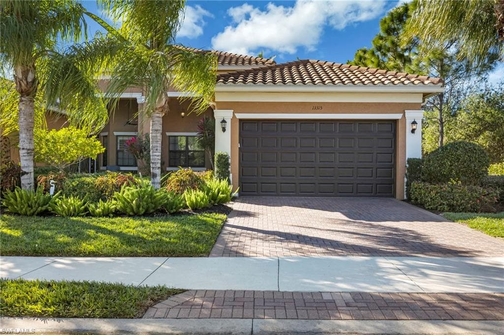 13315 Silktail DR, NAPLES FL 34109-1