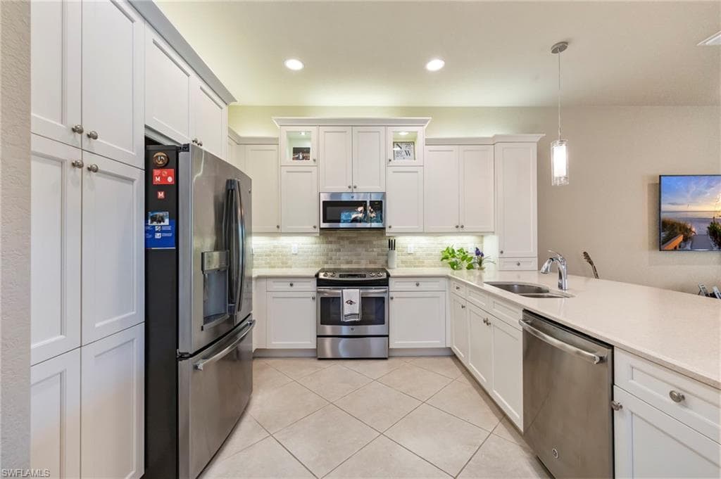 13315 Silktail DR, NAPLES FL 34109-13
