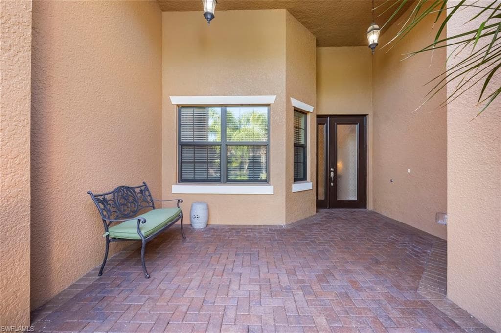 13315 Silktail DR, NAPLES FL 34109-3