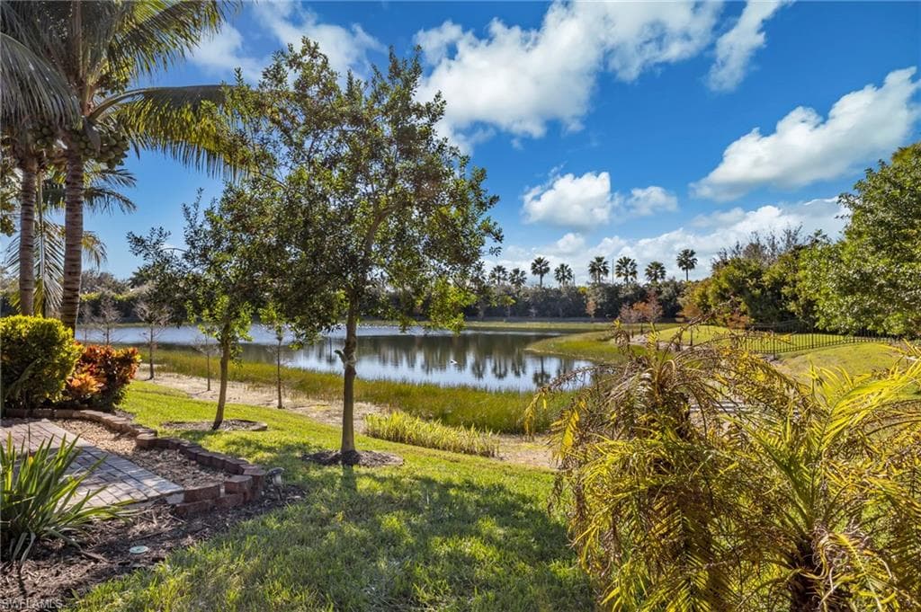 13315 Silktail DR, NAPLES FL 34109-24